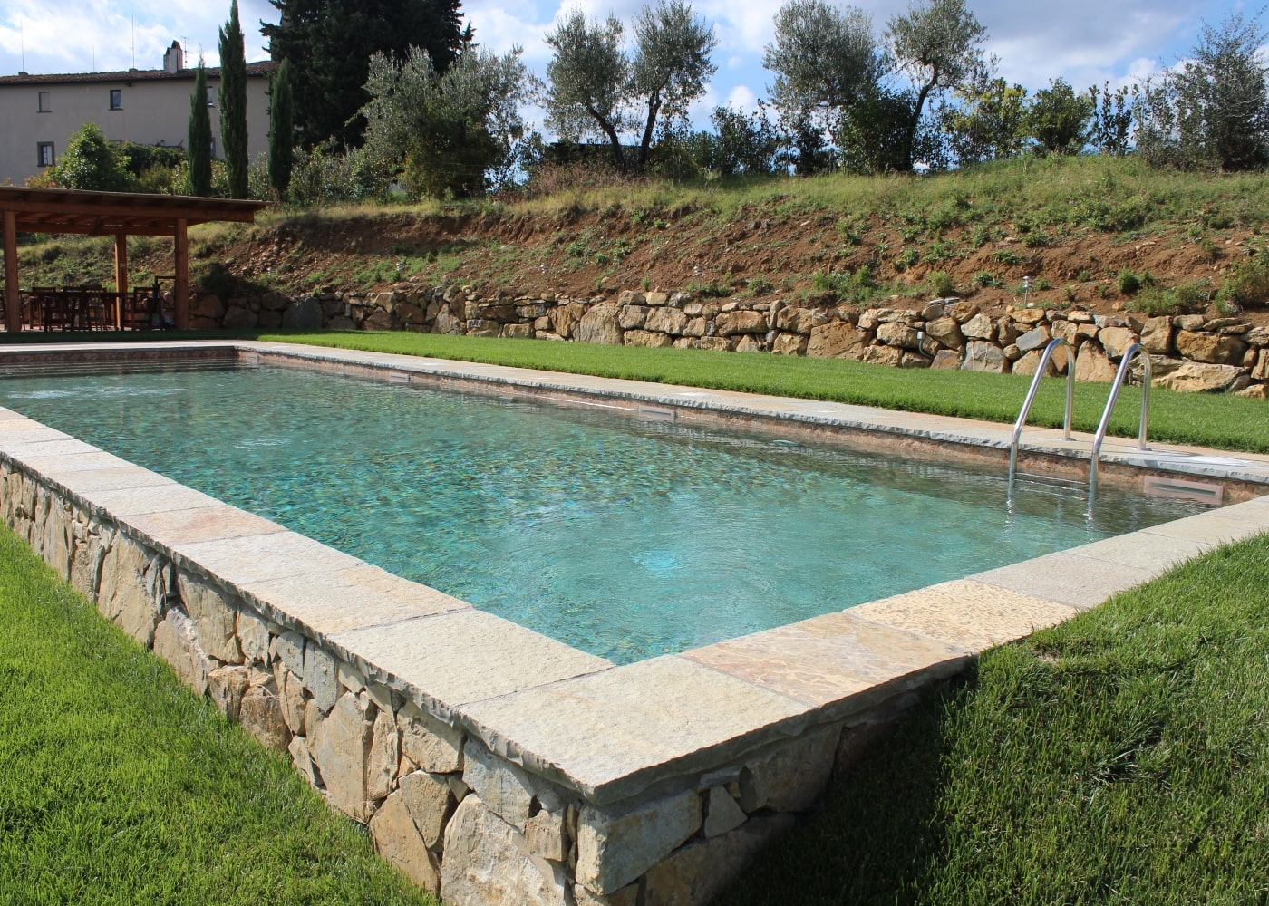Realizzazione piscina classica in Toscana
