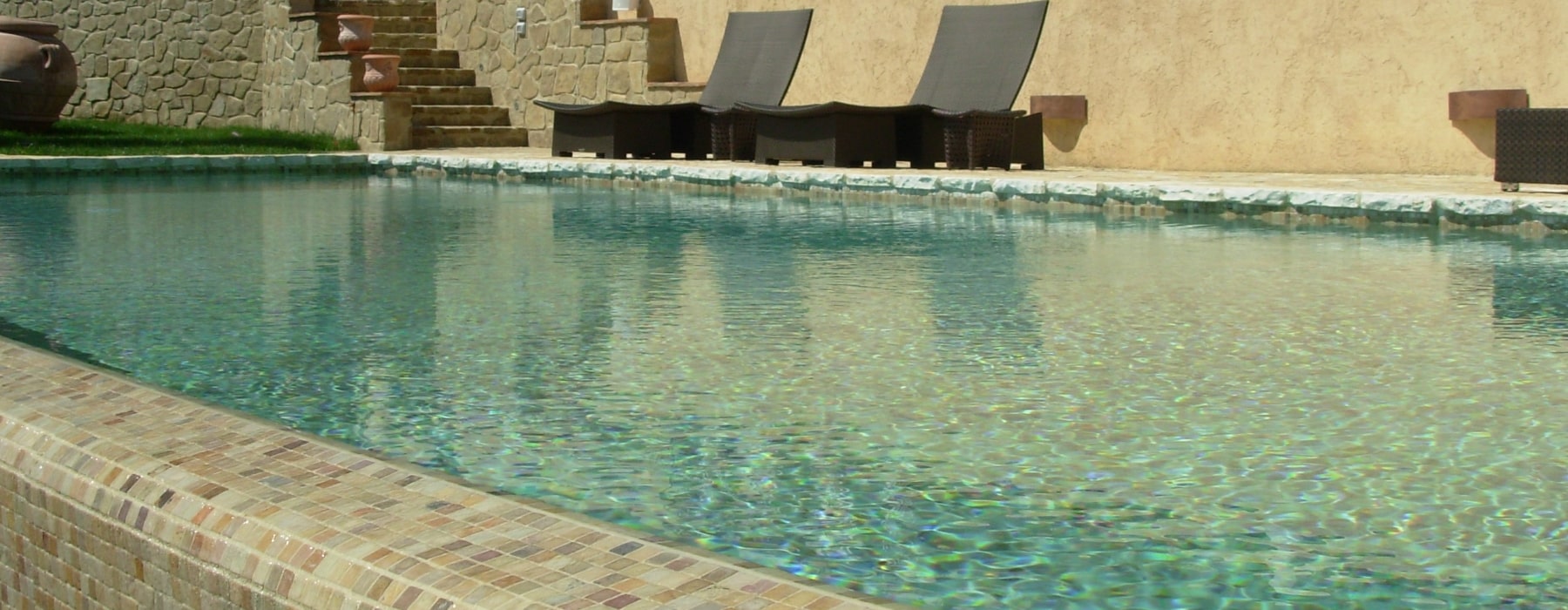 Realizzazione piscine a sfioro in Toscana Gardenpool