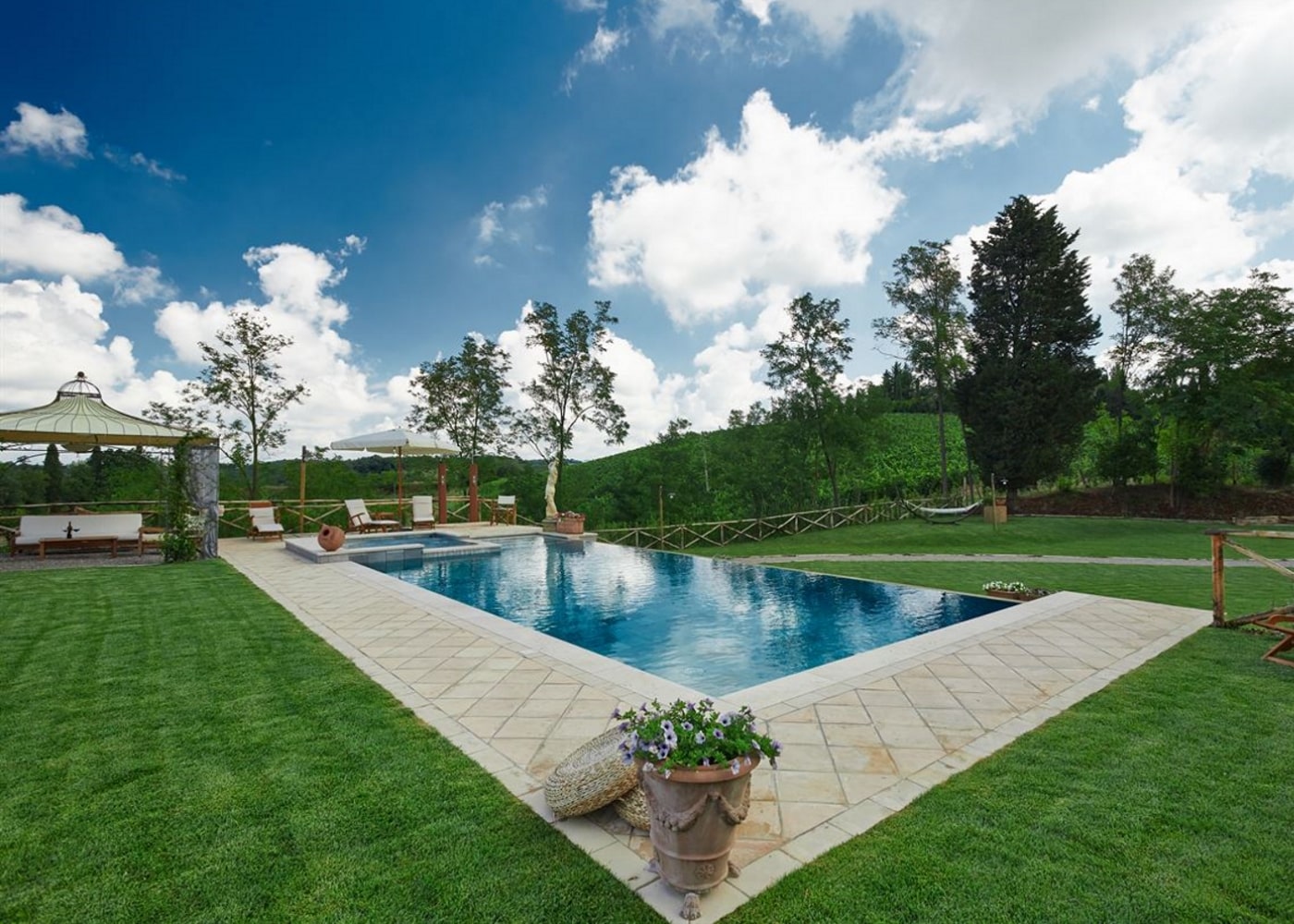 Realizzazione piscina di lusso in Toscana by Gardenpool